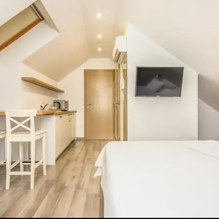 Apartment House Beach Close To The Beach Makarska